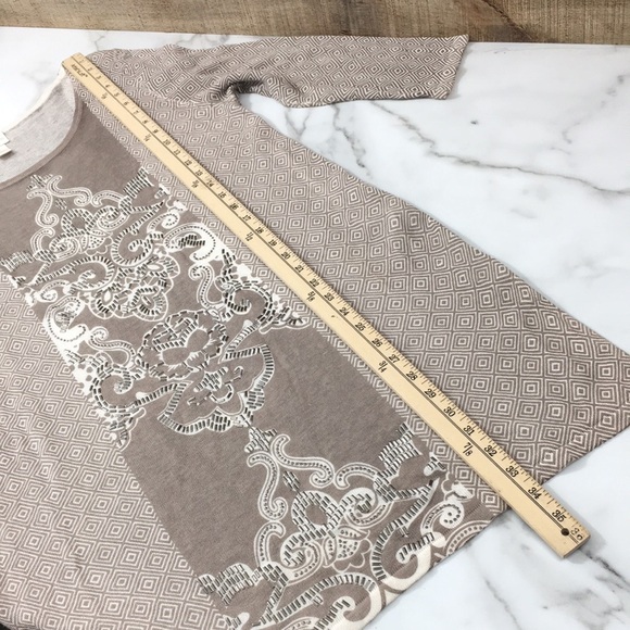 Chico's Gray White Mystic Scroll Athena Pullover Sweater Womens 1‎ Medium Beaded - Picture 11 of 12